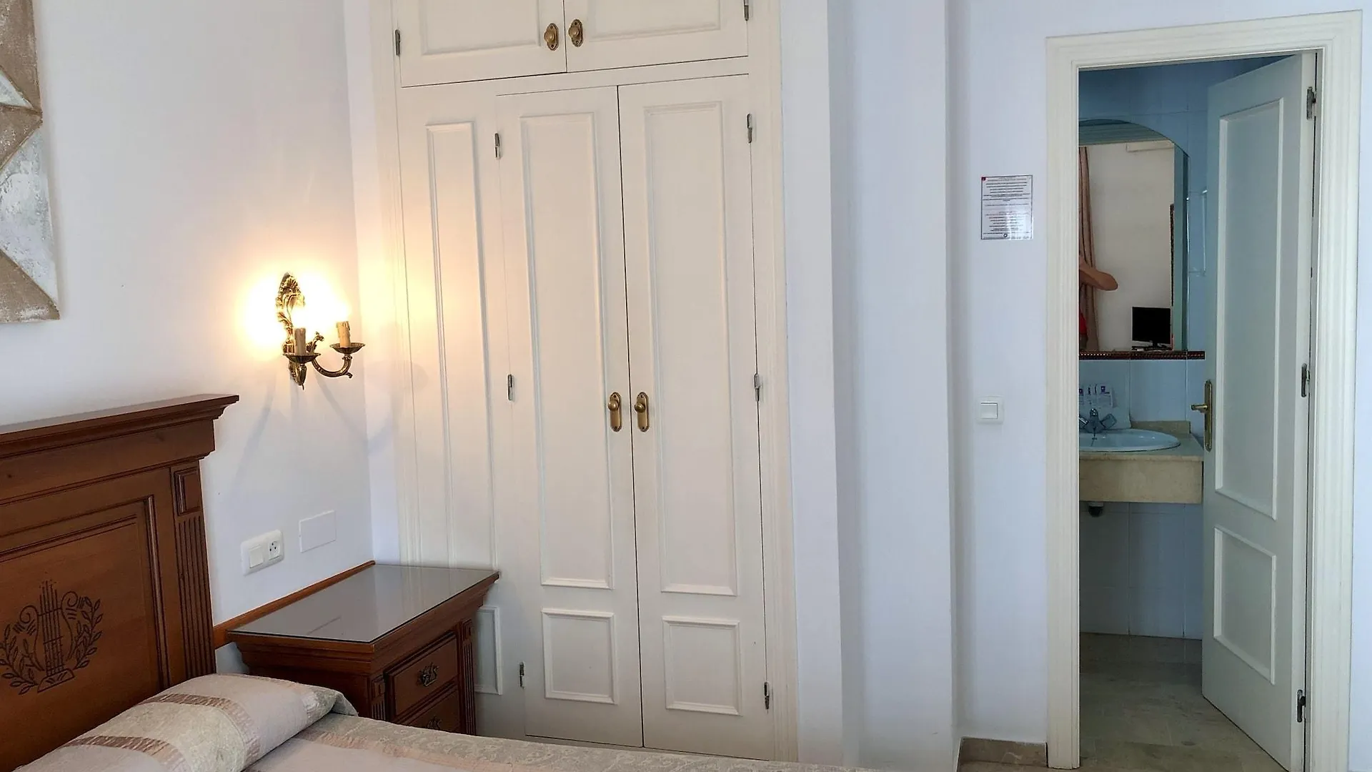 Apartamentos Dianes Holidays Nerja 0*,  Spanien