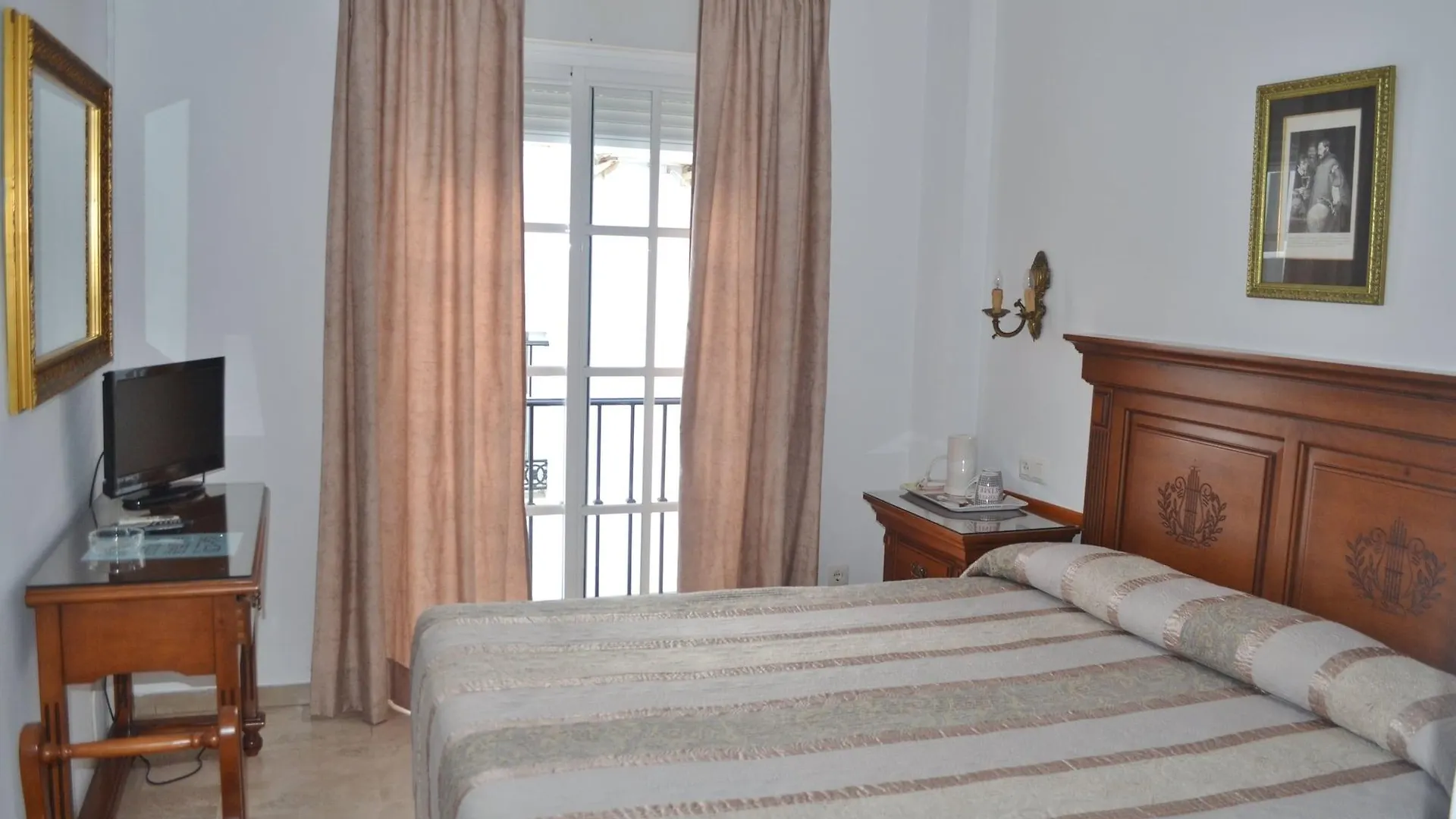 Apartamentos Dianes Holidays Nerja 0*,